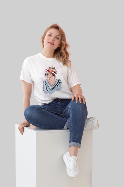 Feminine: Women White Regular Fit Half Sleeved T-shirt
